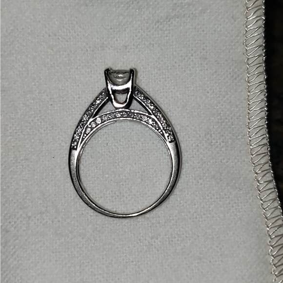 Diamond ring - Picture 2 of 5